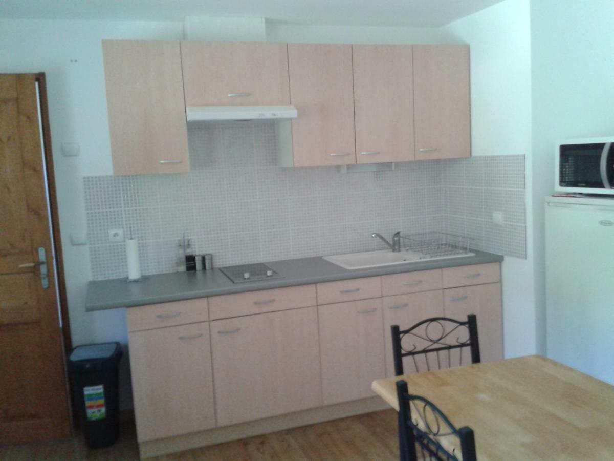 Ferienwohnung Le Bon Air Est Dans Le Pre Champagnac  Zimmer foto